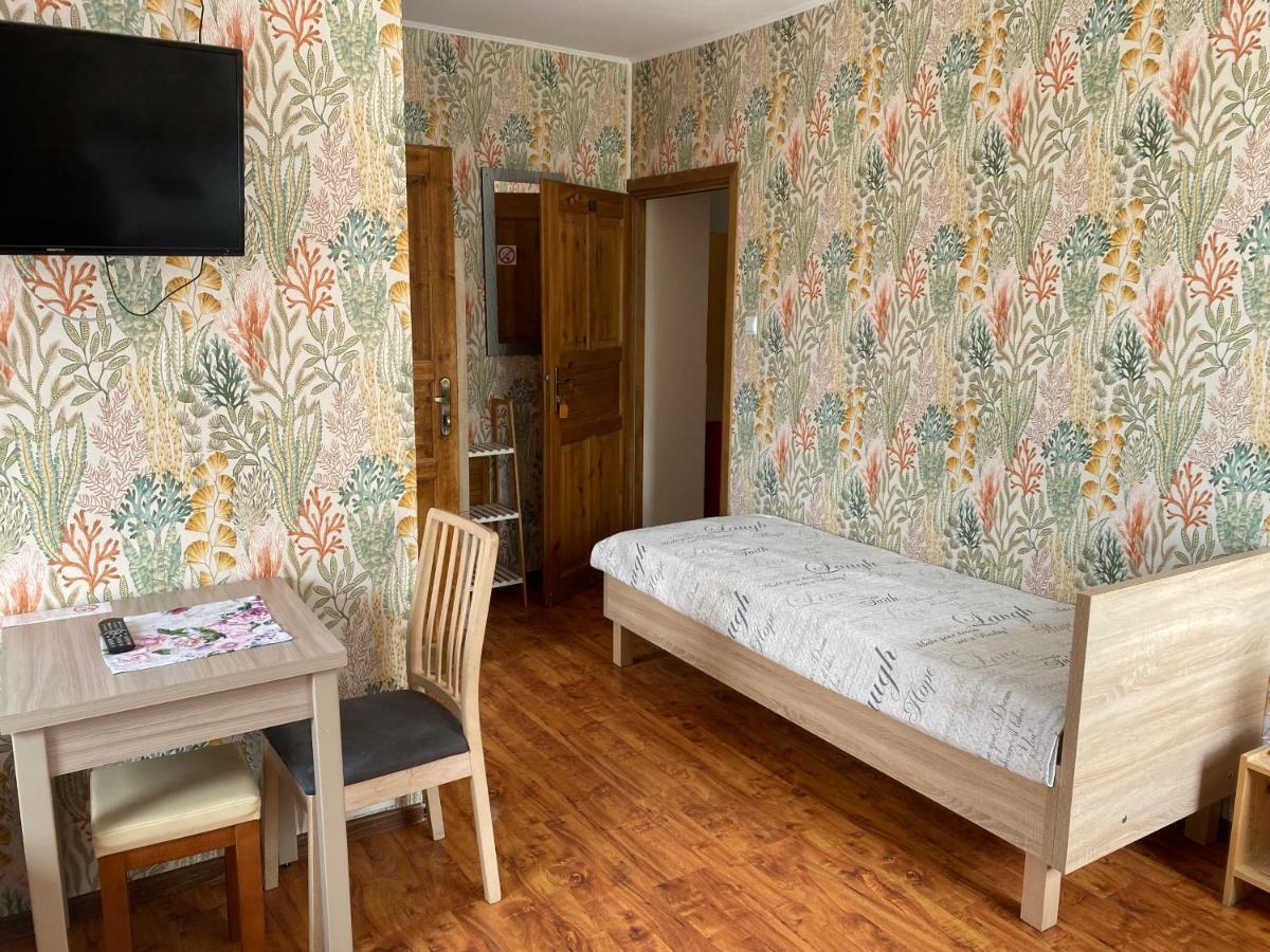Hotel Babie Lato à Leśna Extérieur photo