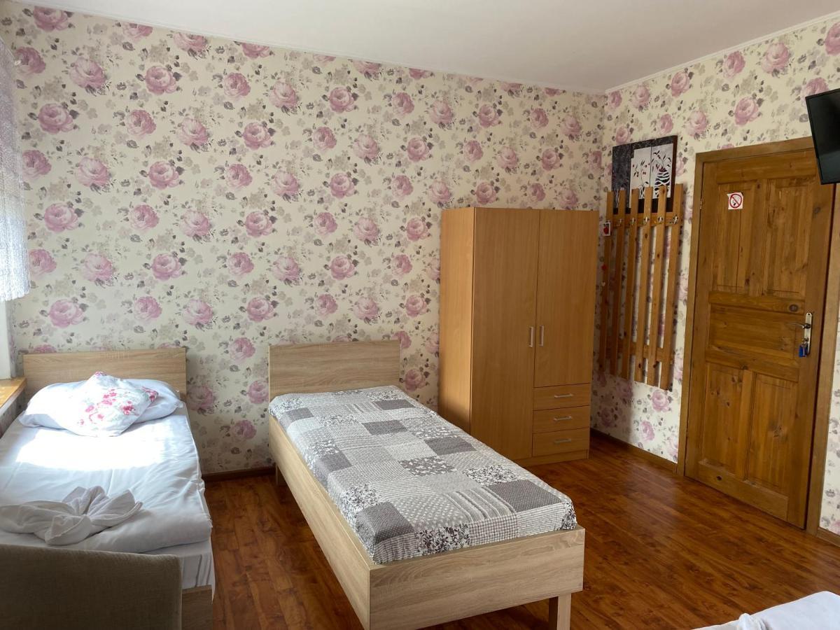 Hotel Babie Lato à Leśna Extérieur photo
