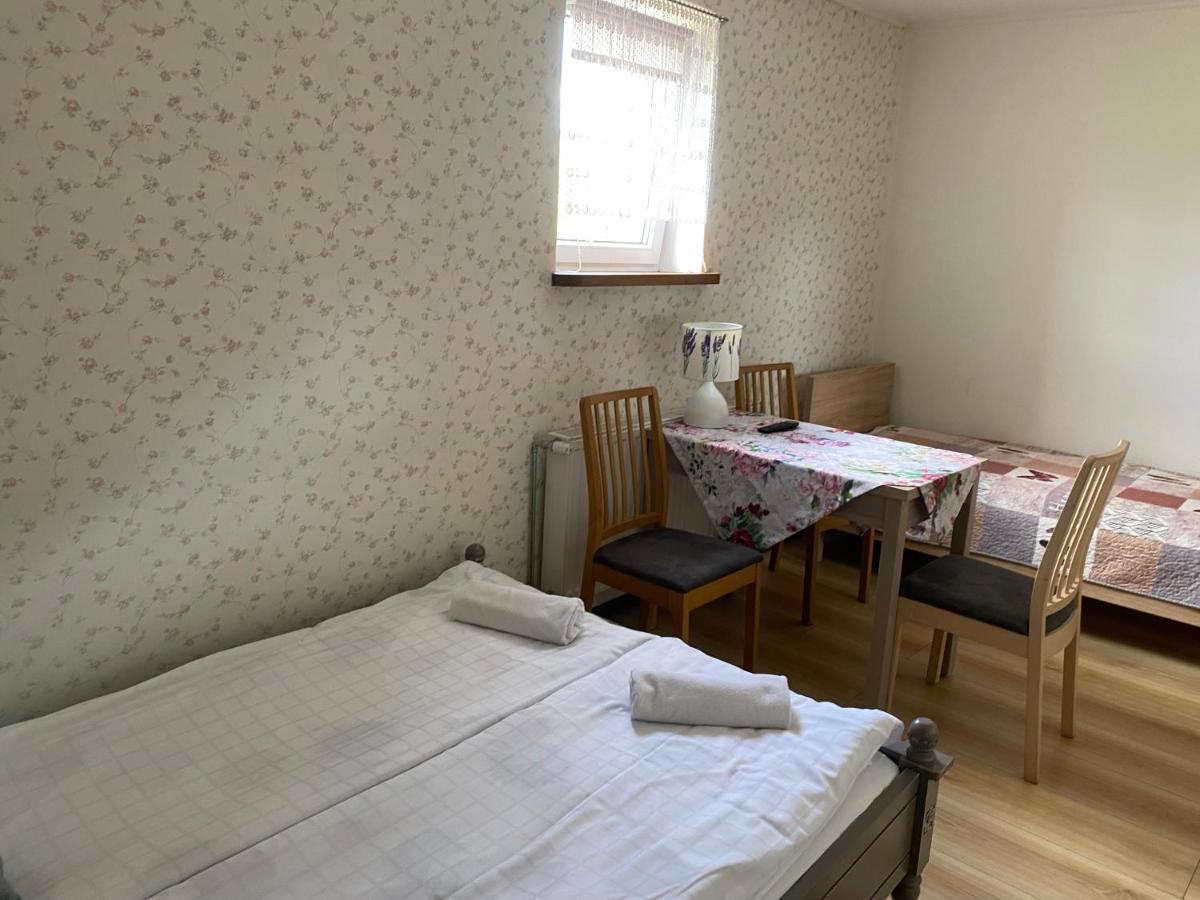 Hotel Babie Lato à Leśna Extérieur photo