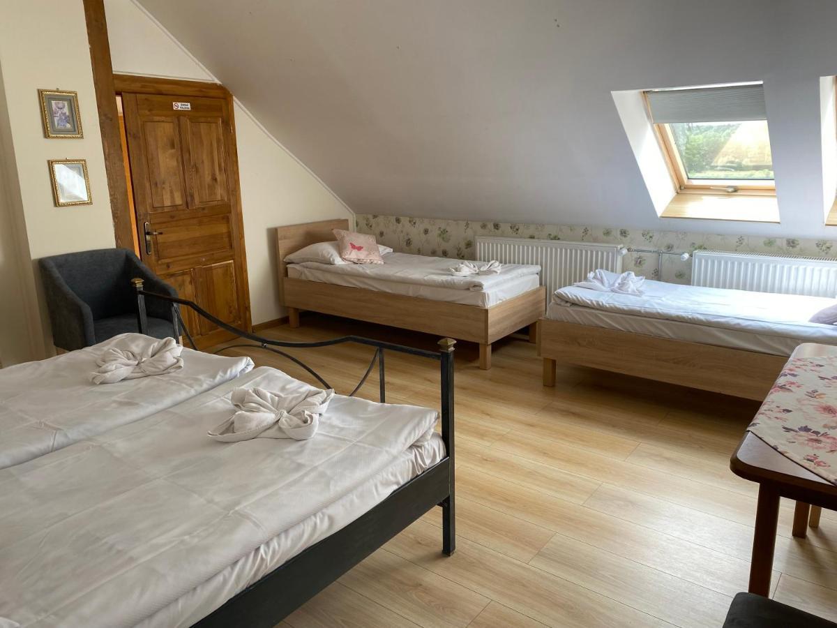 Hotel Babie Lato à Leśna Extérieur photo