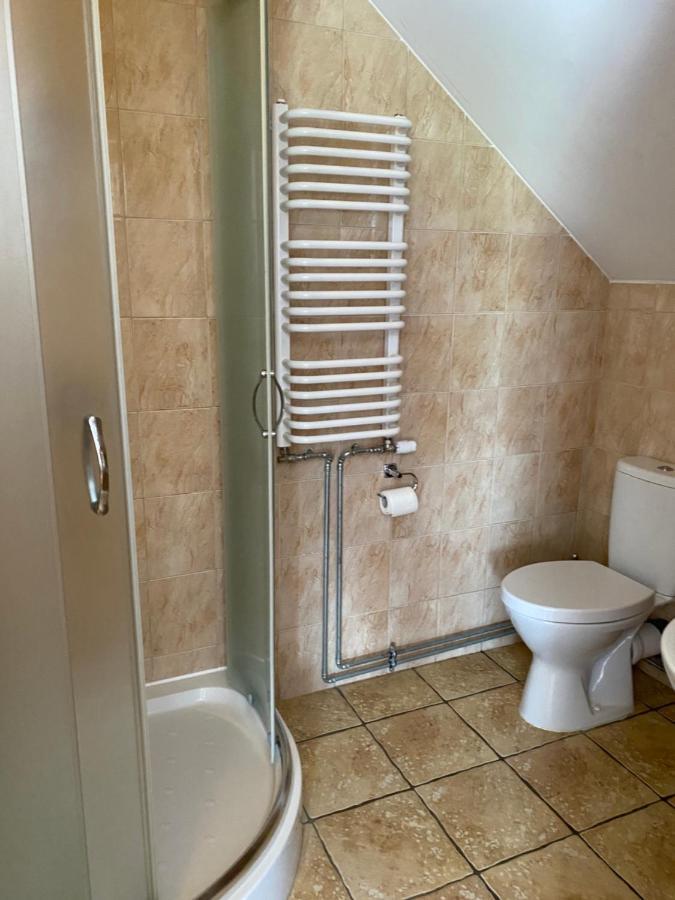 Hotel Babie Lato à Leśna Extérieur photo