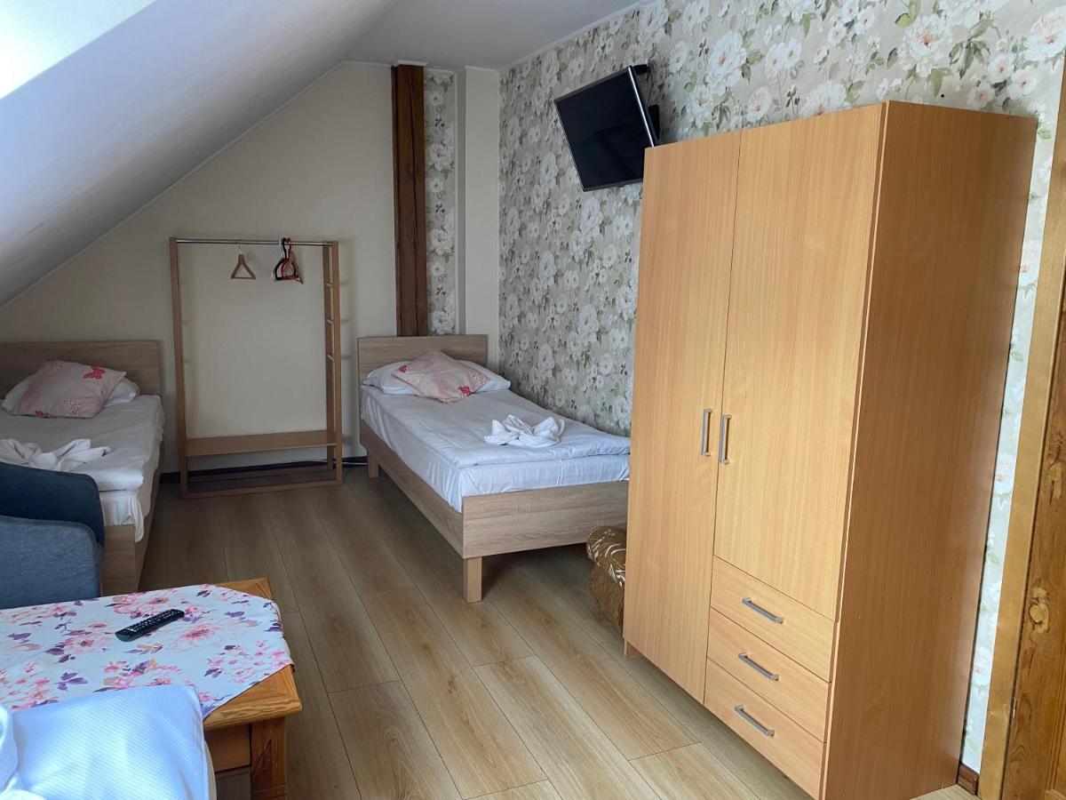 Hotel Babie Lato à Leśna Extérieur photo