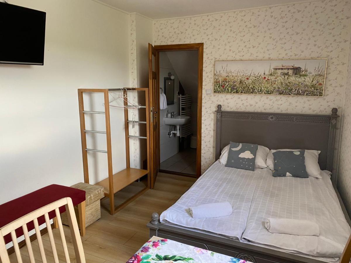 Hotel Babie Lato à Leśna Extérieur photo