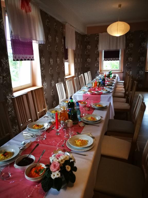 Hotel Babie Lato à Leśna Extérieur photo