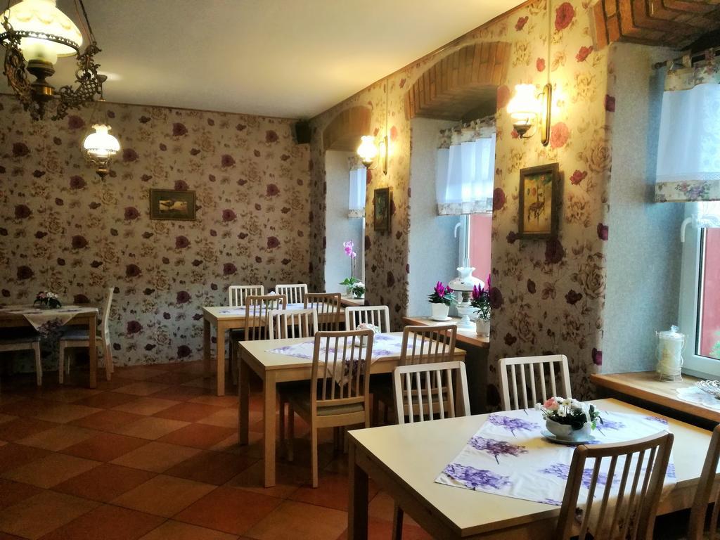 Hotel Babie Lato à Leśna Extérieur photo