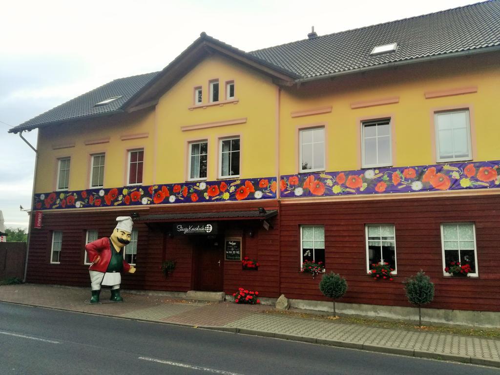 Hotel Babie Lato à Leśna Extérieur photo