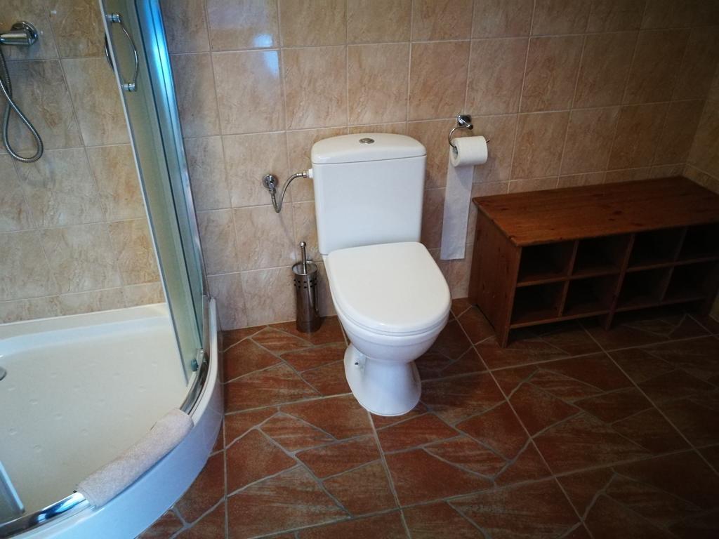 Hotel Babie Lato à Leśna Extérieur photo